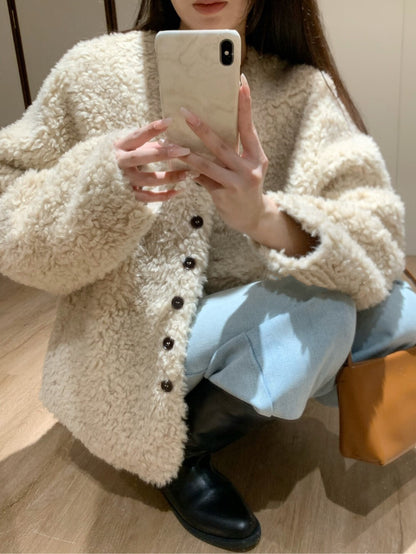 // 經典V領毛毛外套