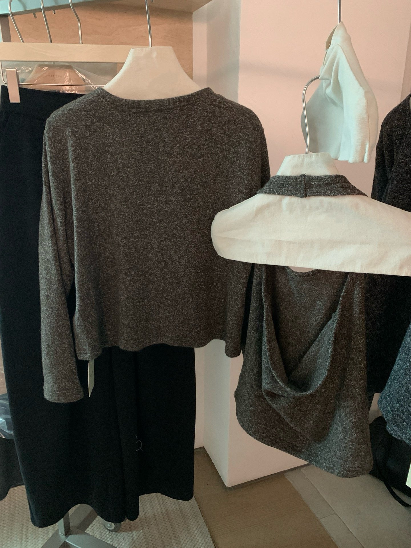 // 超韓疊穿掛頸背心+V領外套兩件套