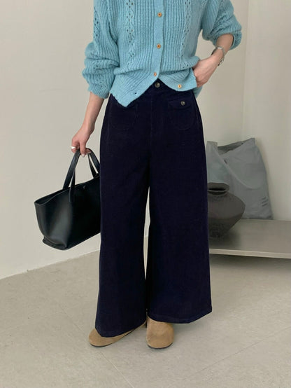 // 小口袋設計微闊腳燈芯絨褲