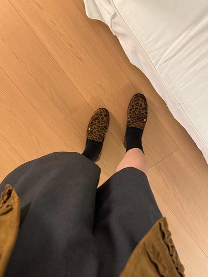 // 經典款金屬扣裝飾loafers