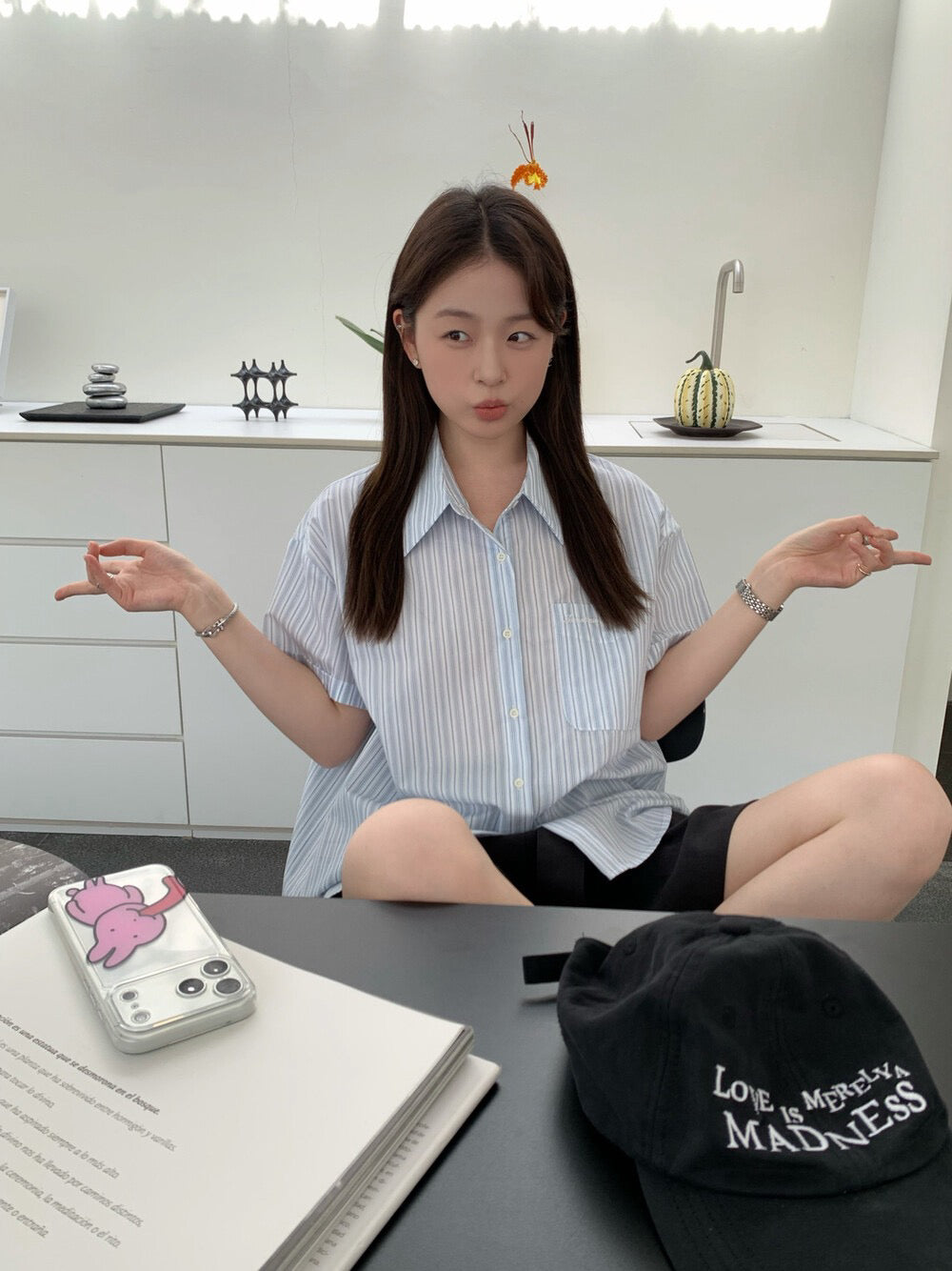 // 刺繡字口袋間條短袖SH