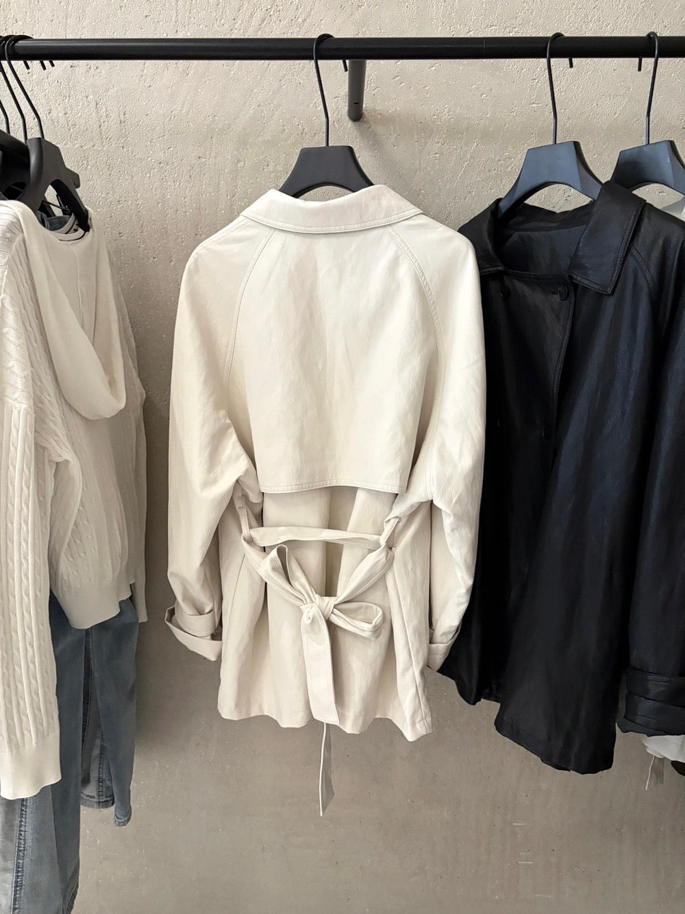 J30 / 質感雙排扣啞光彷皮trench coat外套