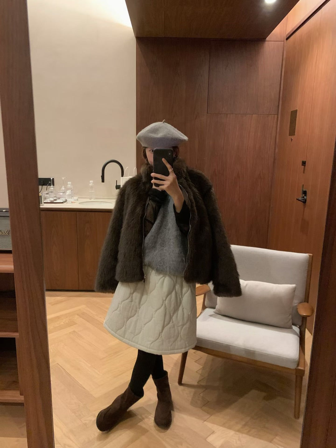 // 高級感毛毛拉鍊外套