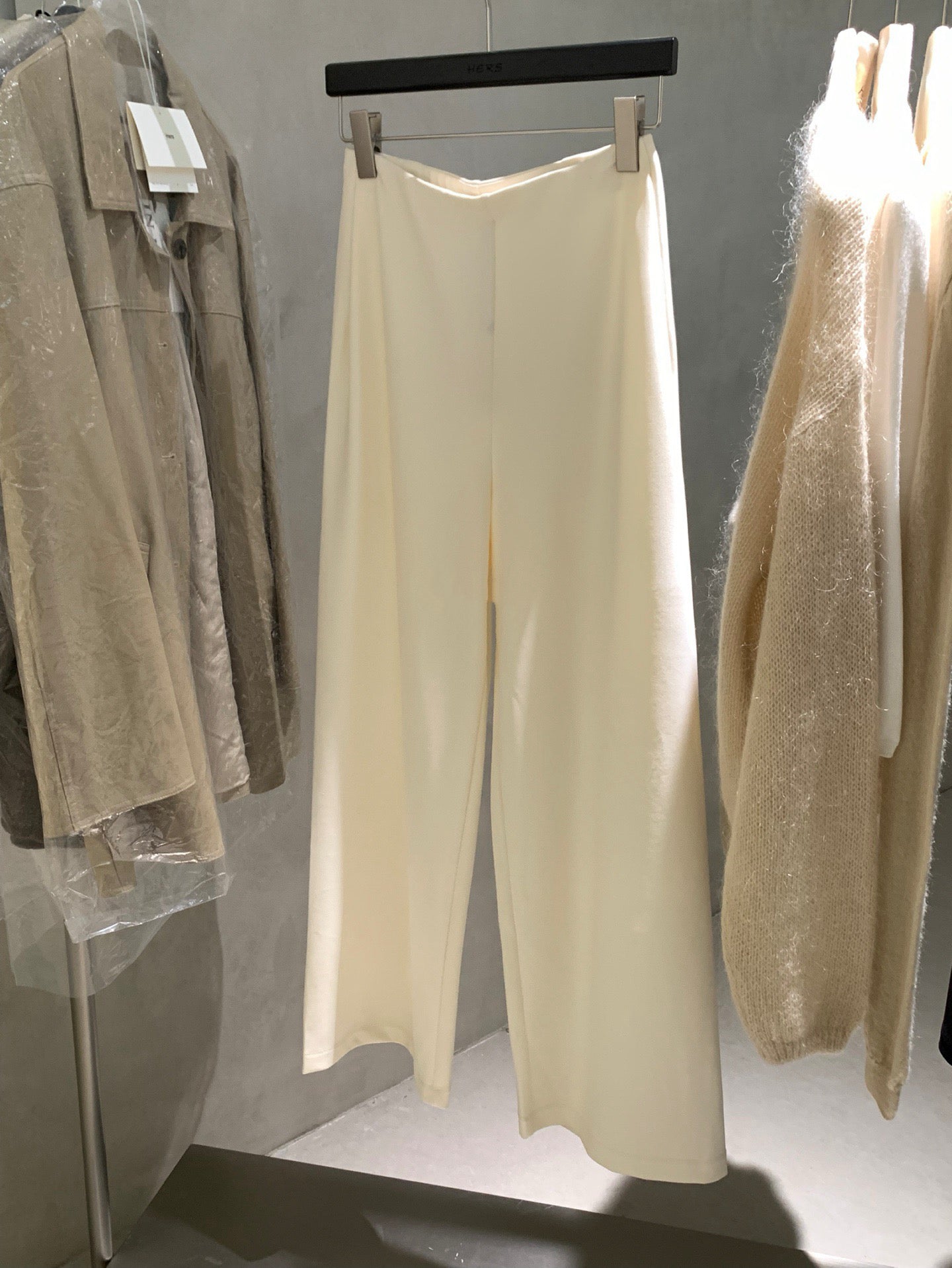 // 必入！重磅推薦超顯瘦垂垂褲