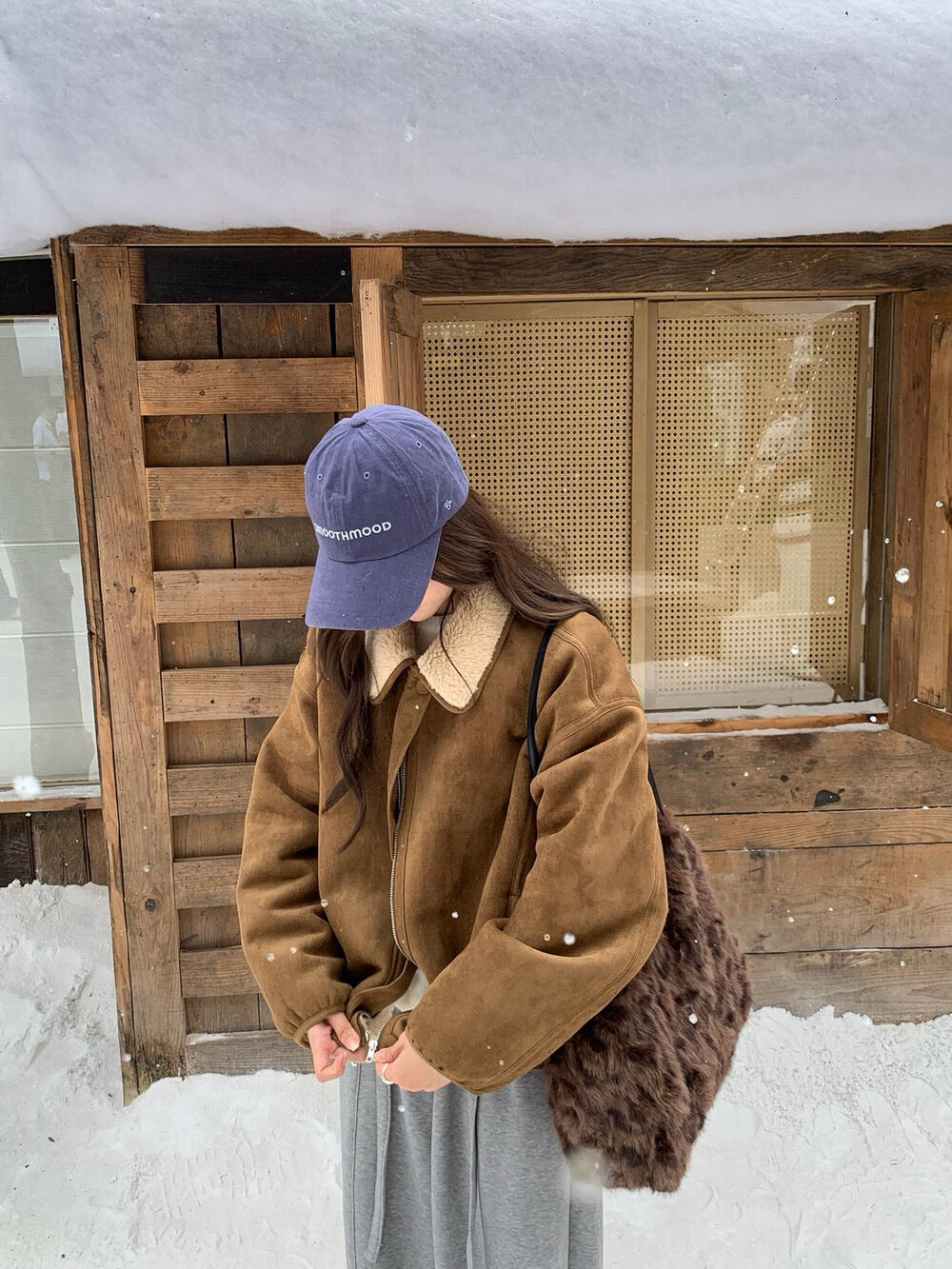 // 皮毛一體毛毛圓翻領麂皮外套