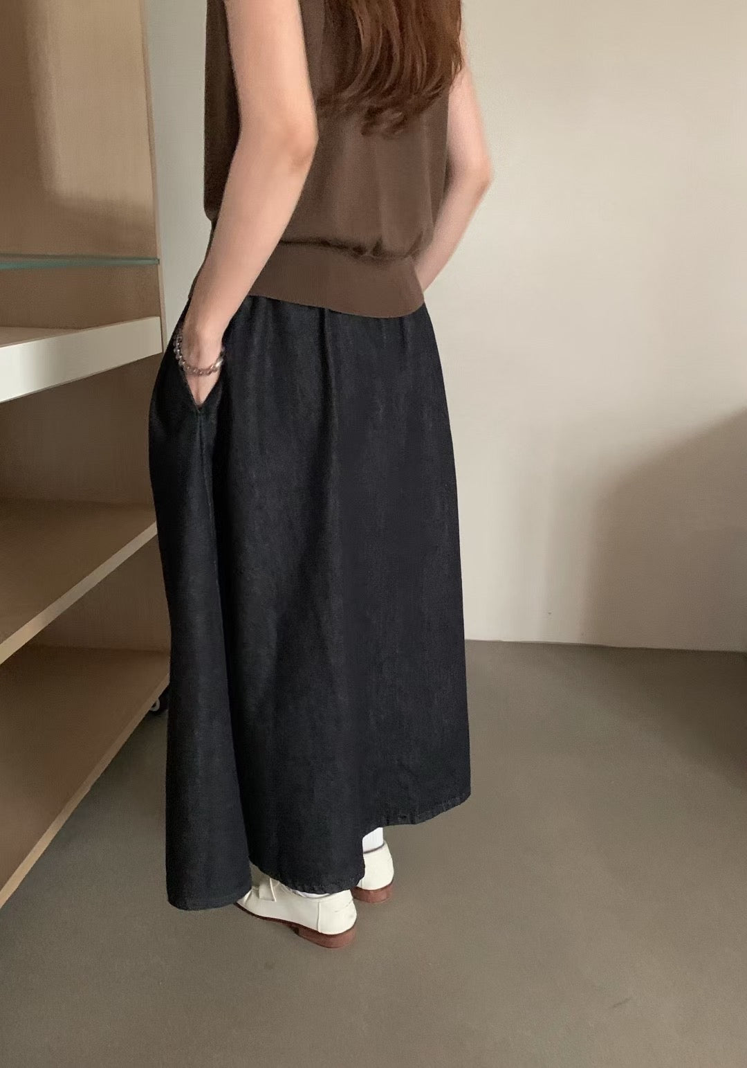 // 必入壓褶牛仔中裙
