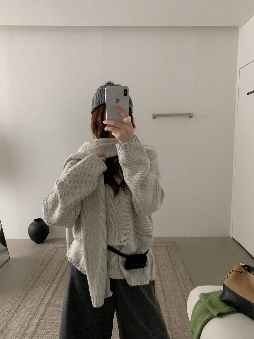 // 巨美粗針慵懶感落肩毛衣(連頸巾)