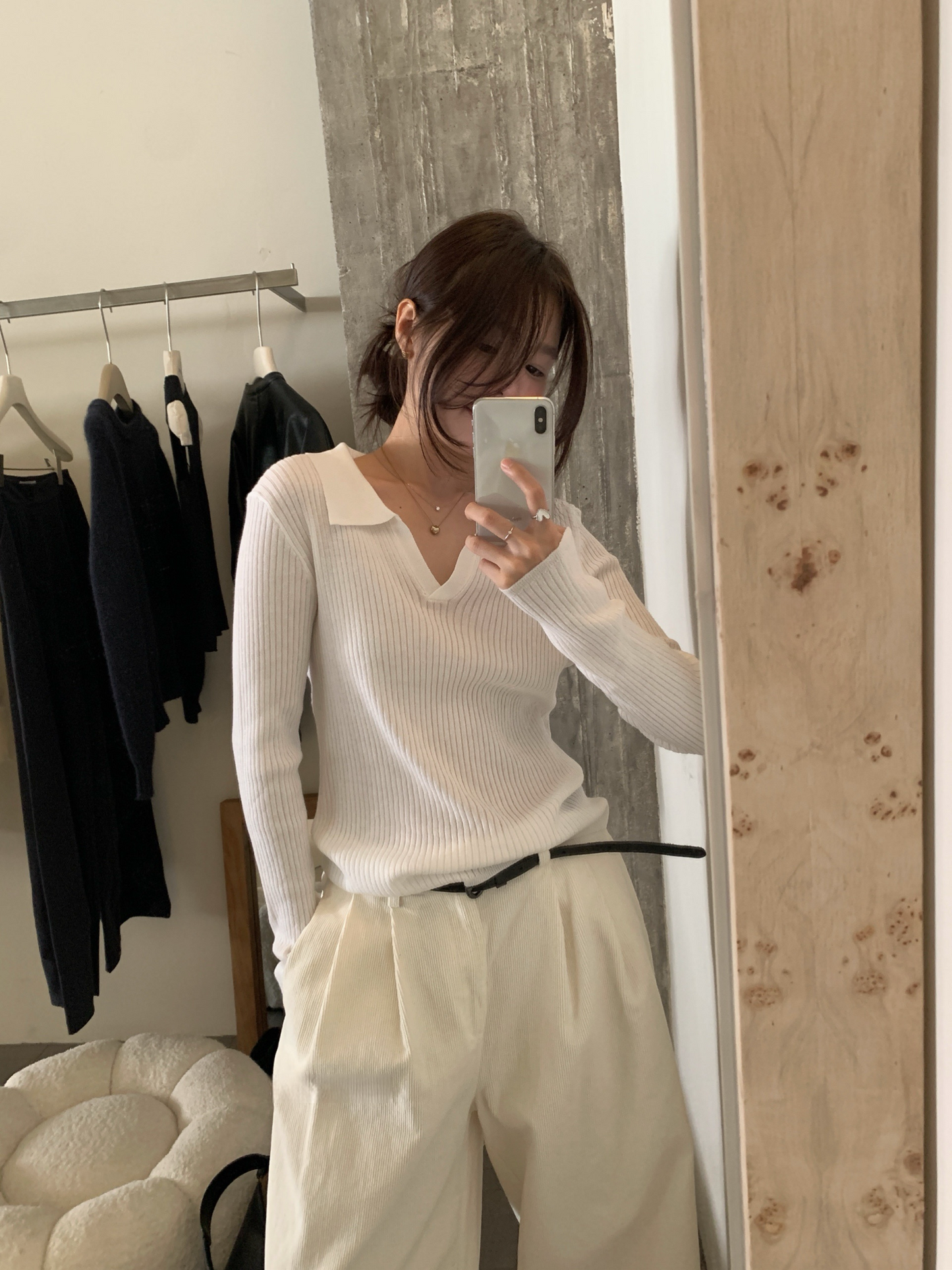 // 超顯瘦小V翻領薄針織上衣