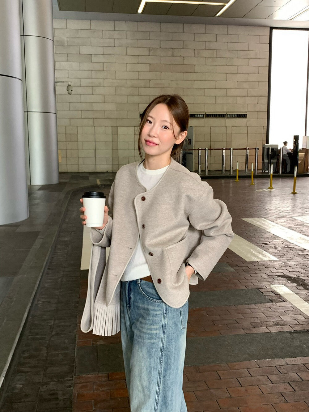 // 超韓雙口袋雙面毛呢圓領外套(連頸巾)