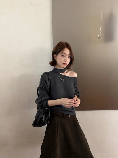 B214 / 小性感掛頸斜肩針織上衣