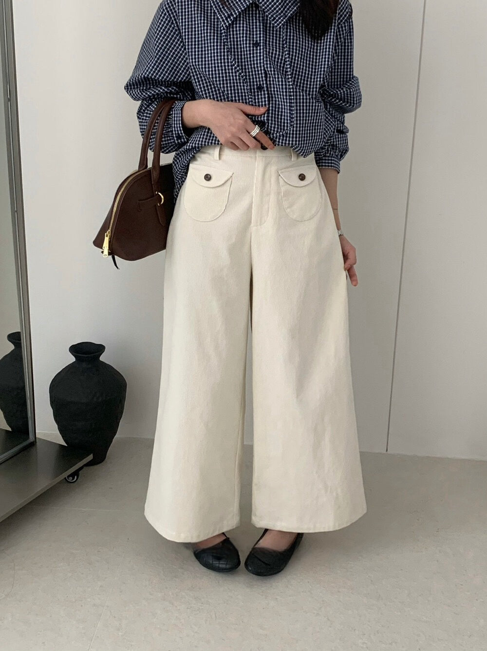 // 小口袋設計微闊腳燈芯絨褲