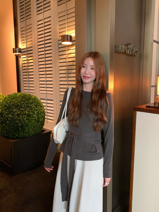 // 高級感可斜肩穿綁帶薄針織上衣