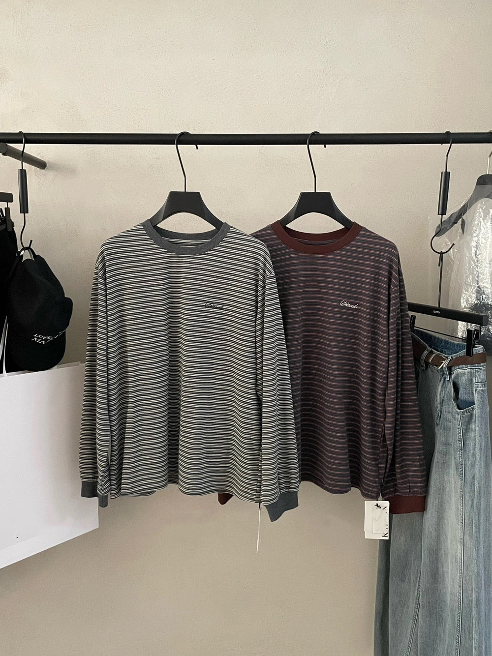 B151 / 休閒風小刺繡間條長袖上衣