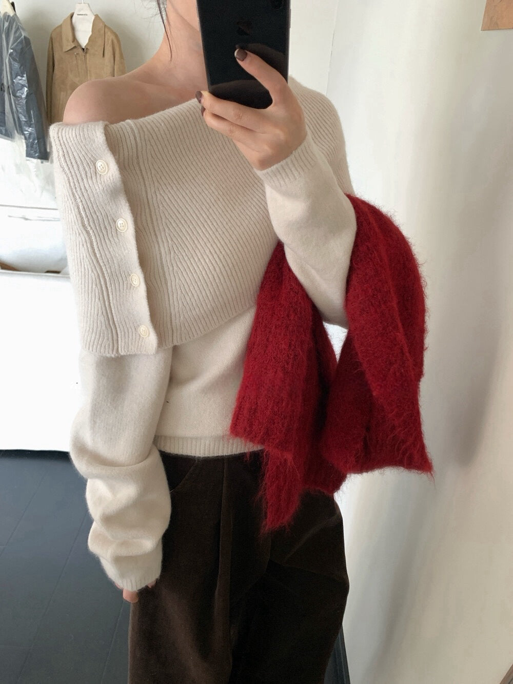 // 設計感側鈕扣雙層領一字領NT