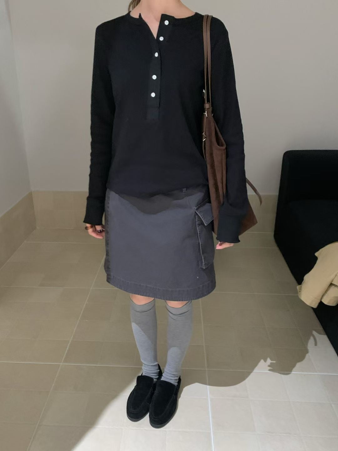 // 小設計半鈕扣基礎款TEE