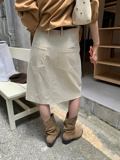 S26 / 前開叉復古感五分燈芯絨裙(連腰帶)