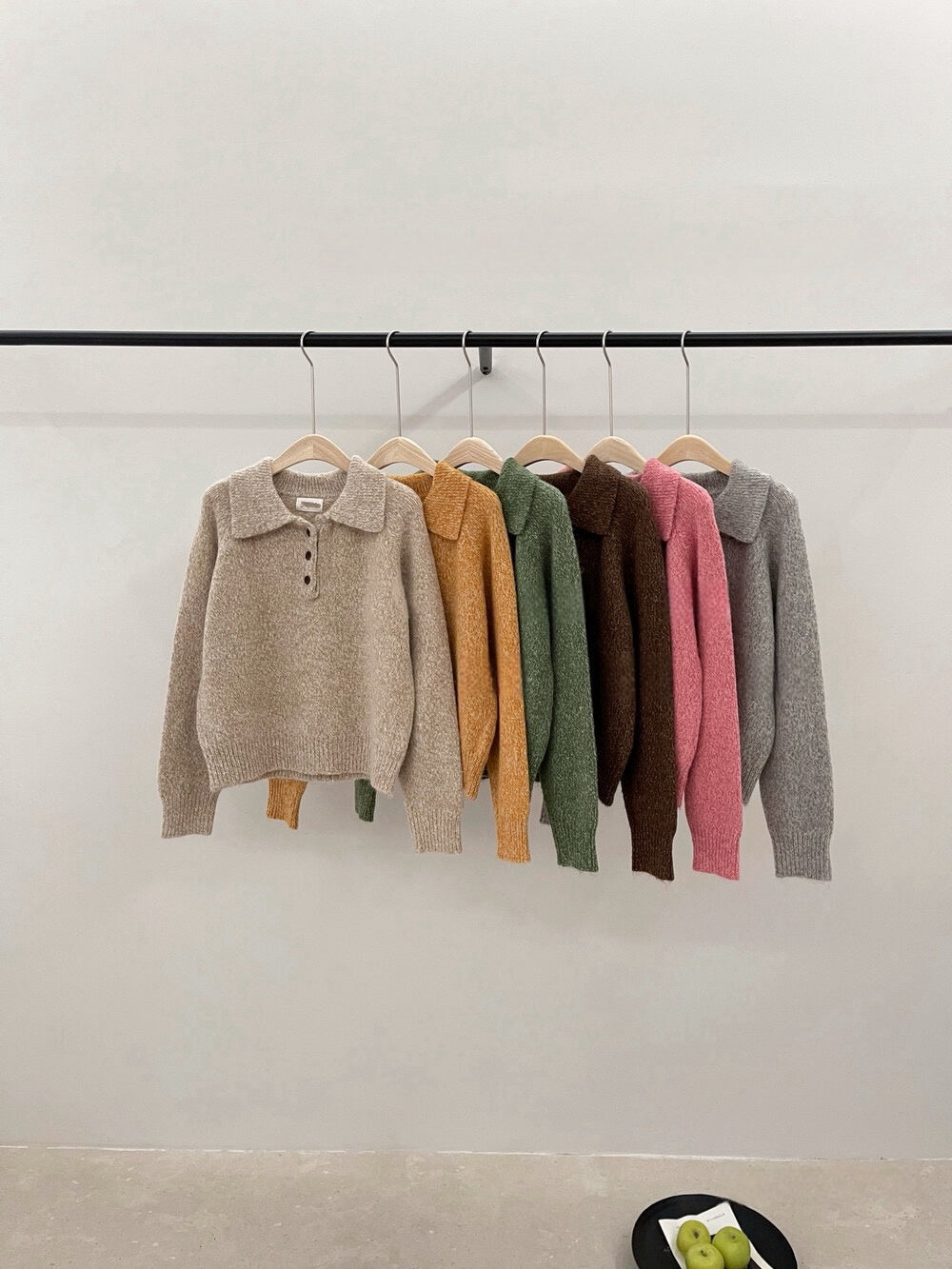 // 軟糯混兔毛花線鈕扣翻領毛衣