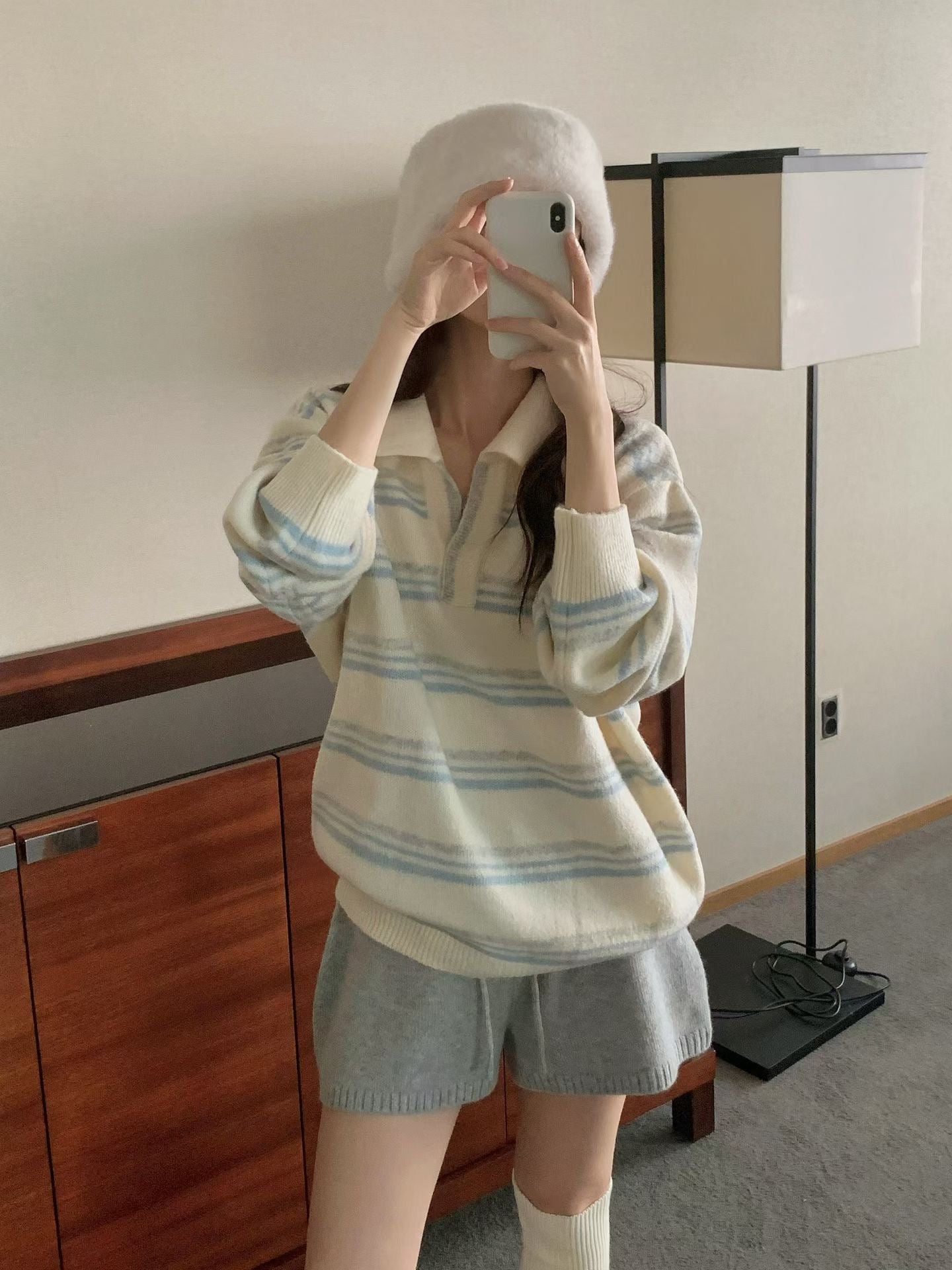 // 超韓小V翻領拼間NT