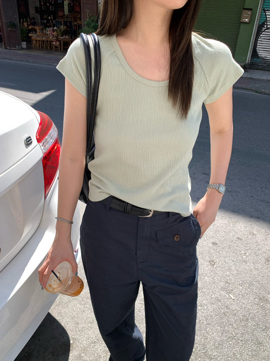 🦙 U領顯瘦插肩彈性TEE