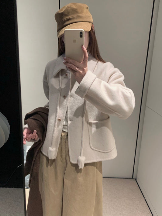 // 100%wool翻領雙口袋短款雙面手工羊毛外套(連頸繩掛飾)