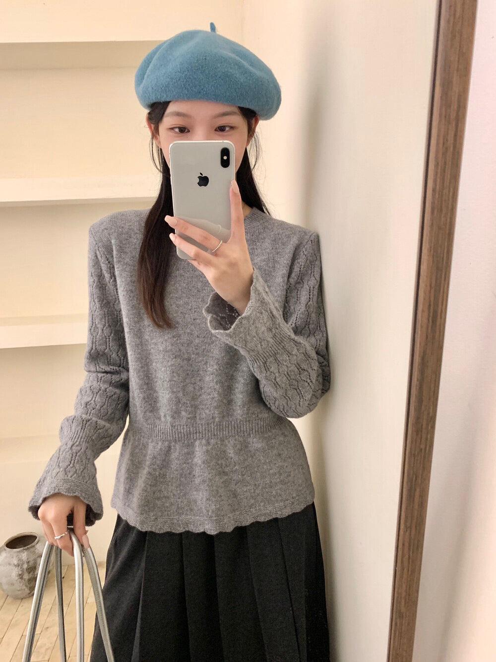 // 100%綿羊毛鈎花微喇叭袖修腰NT