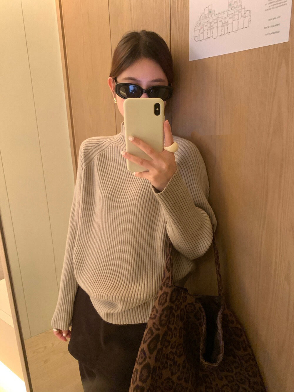 // 超美22色直坑紋不挑身型半領NT