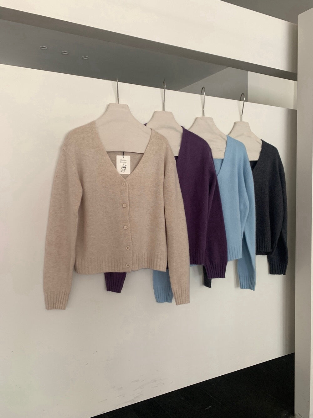 // 30%wool V領四色CD