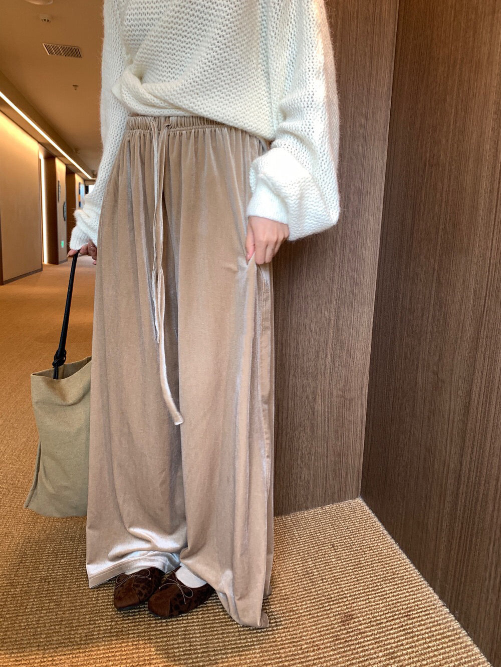 // 氣質絲絨休閒全長褲