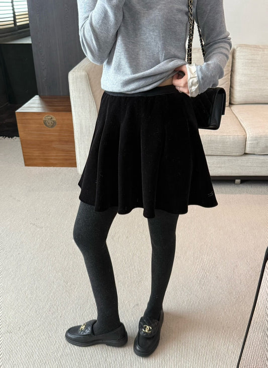 // 高級感絲絨A字短裙