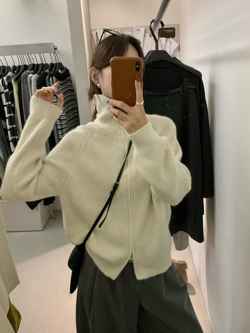 // 可立領上下拉鍊冷外套