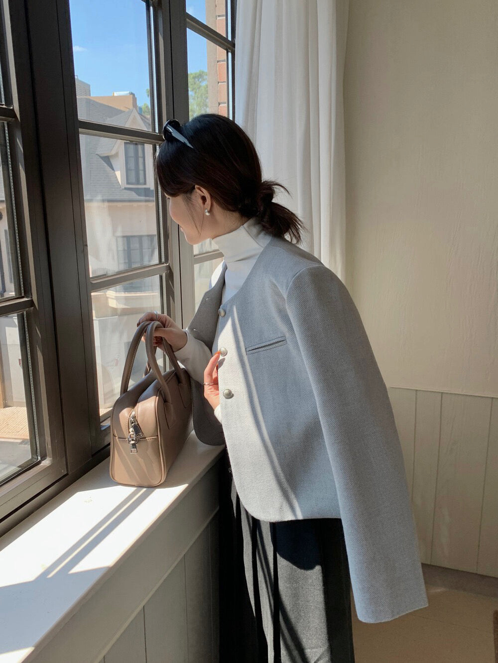 // 質感鈕扣10%wool弧邊薄毛呢外套