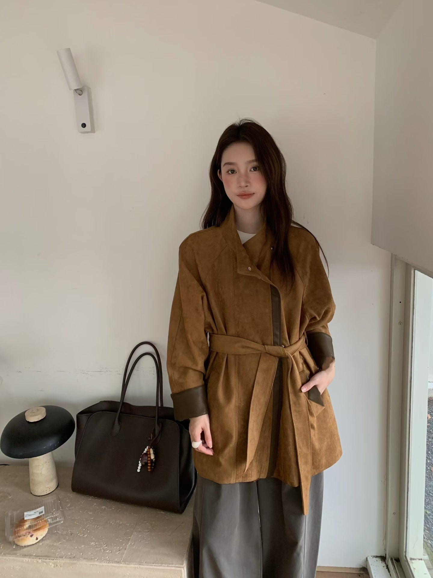 // 帥氣麂皮絨可立領拼皮外套