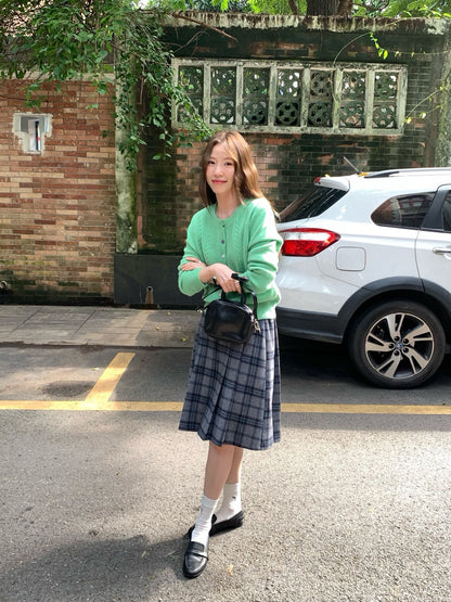 // 彩色鈕扣鏤空軟糯CD