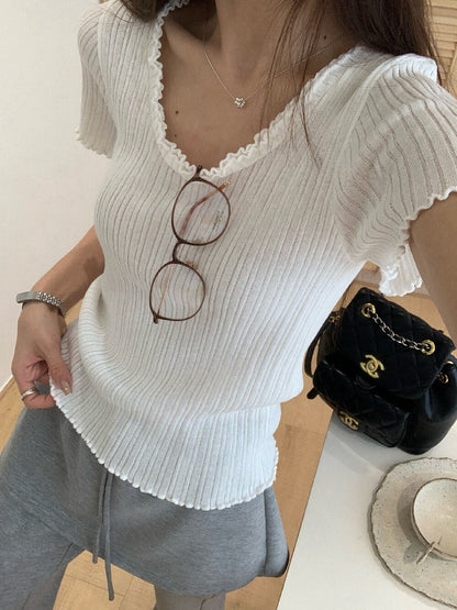 // 大U領顯瘦直紋木耳邊TEE