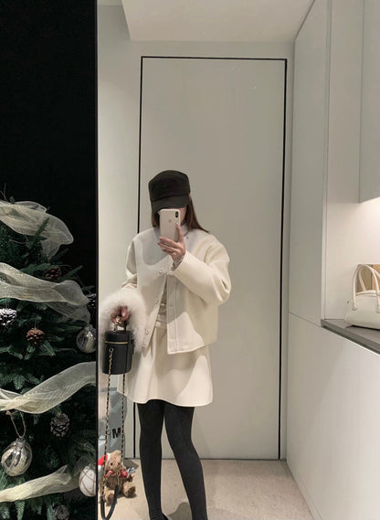 // 氣質薄夾棉圓領外套+壓褶短裙套裝(連毛毛頸巾)