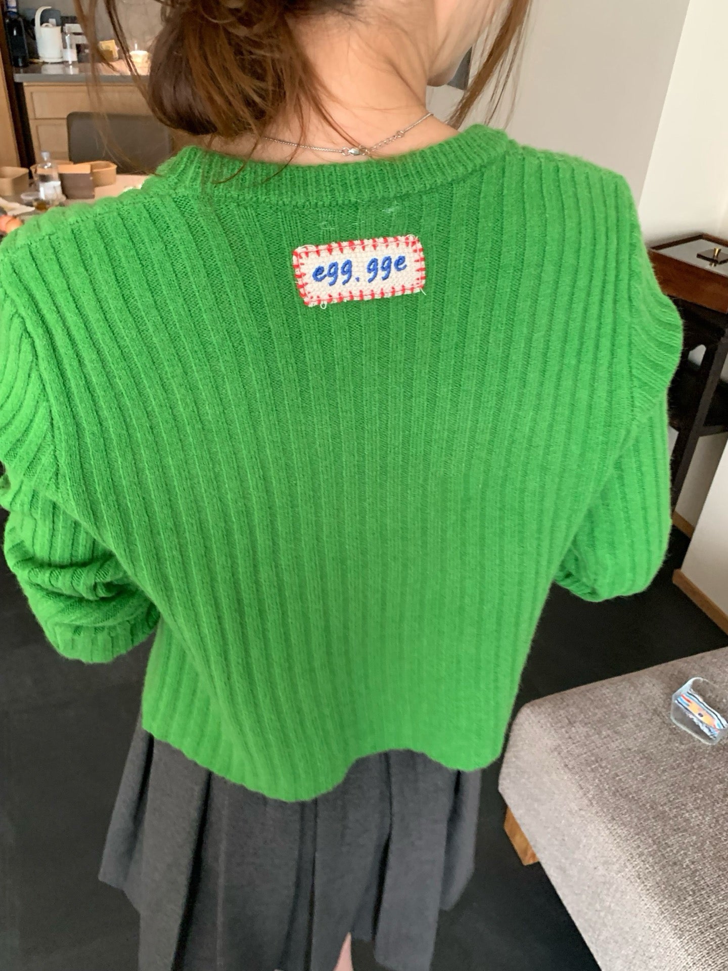 // 復古色調背後手織標直坑紋CD