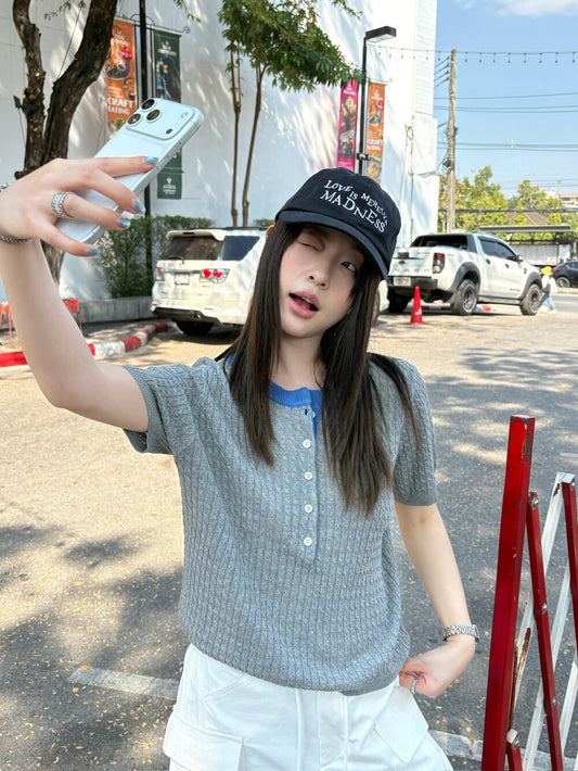 // 撞色領細麻花半鈕扣短袖NT