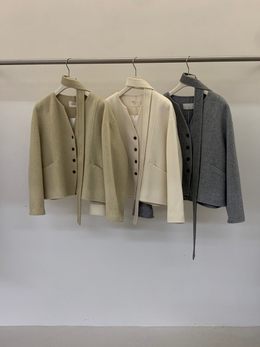 // 100%雙面羊毛handmade小V領連領帶外套