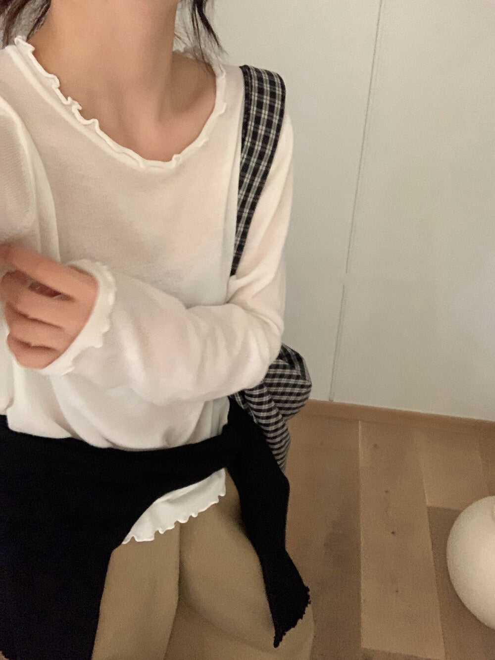 // 5%fine wool超親膚大彈性木耳邊TEE