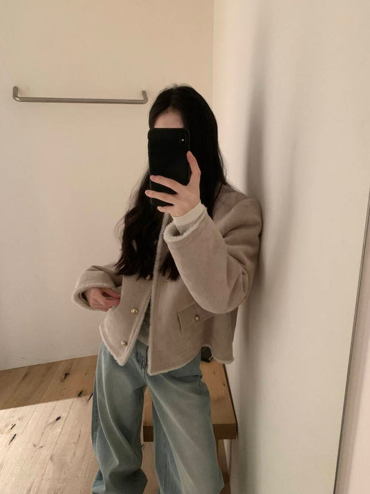 // 帥氣復古風色調皮毛一體金色鈕扣外套