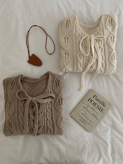 // 超美造型感麻花綁帶毛衣