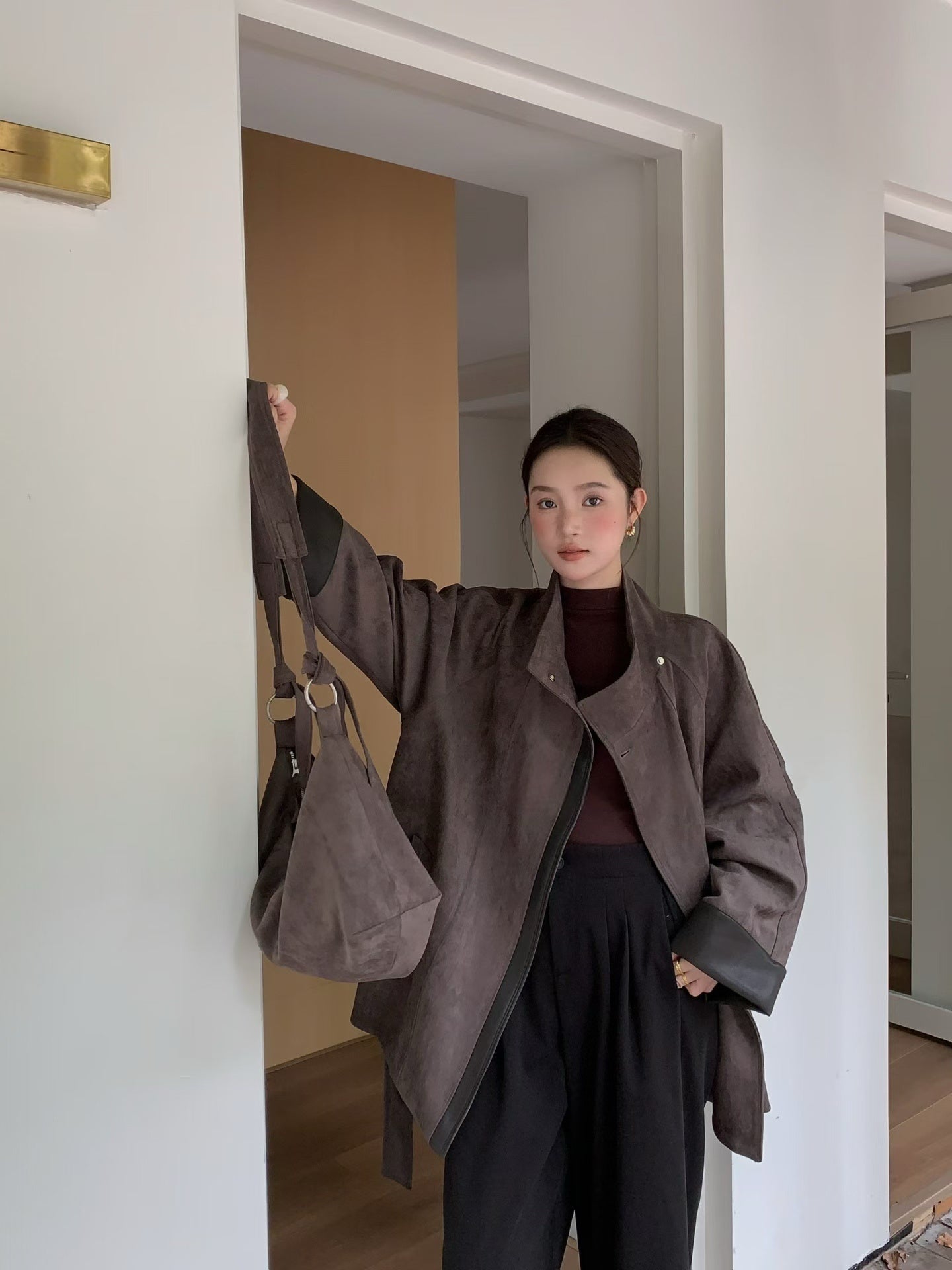 // 帥氣麂皮絨可立領拼皮外套