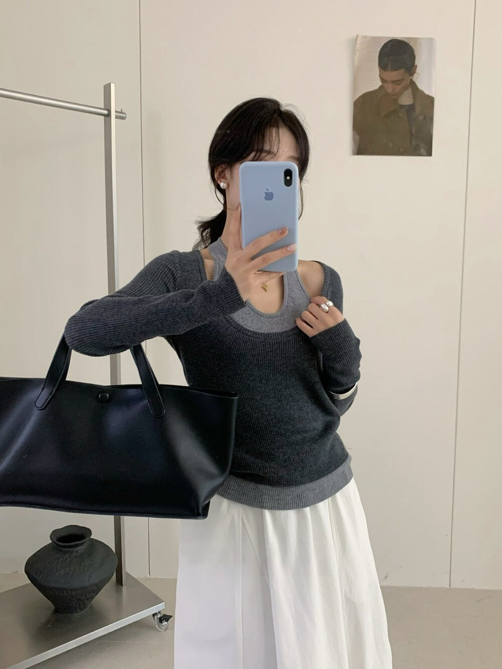 // 小性感大U領假兩件掛頸針織