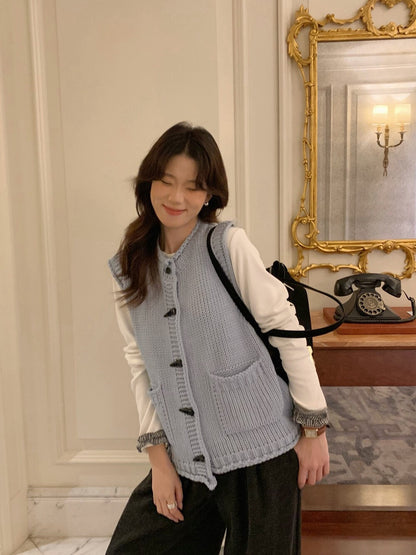 // 疊穿必入牛角鈕卷邊口袋背心馬甲