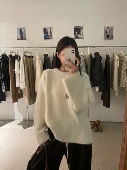 // 軟糯質感拉絨圓領寬鬆毛衣