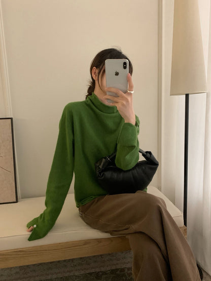 // 45%綿羊毛立領開叉袖花花鈕NT