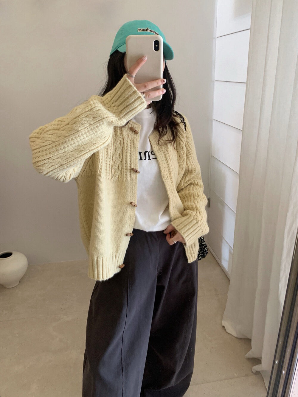 // 復古木鈕半麻花圓領CD