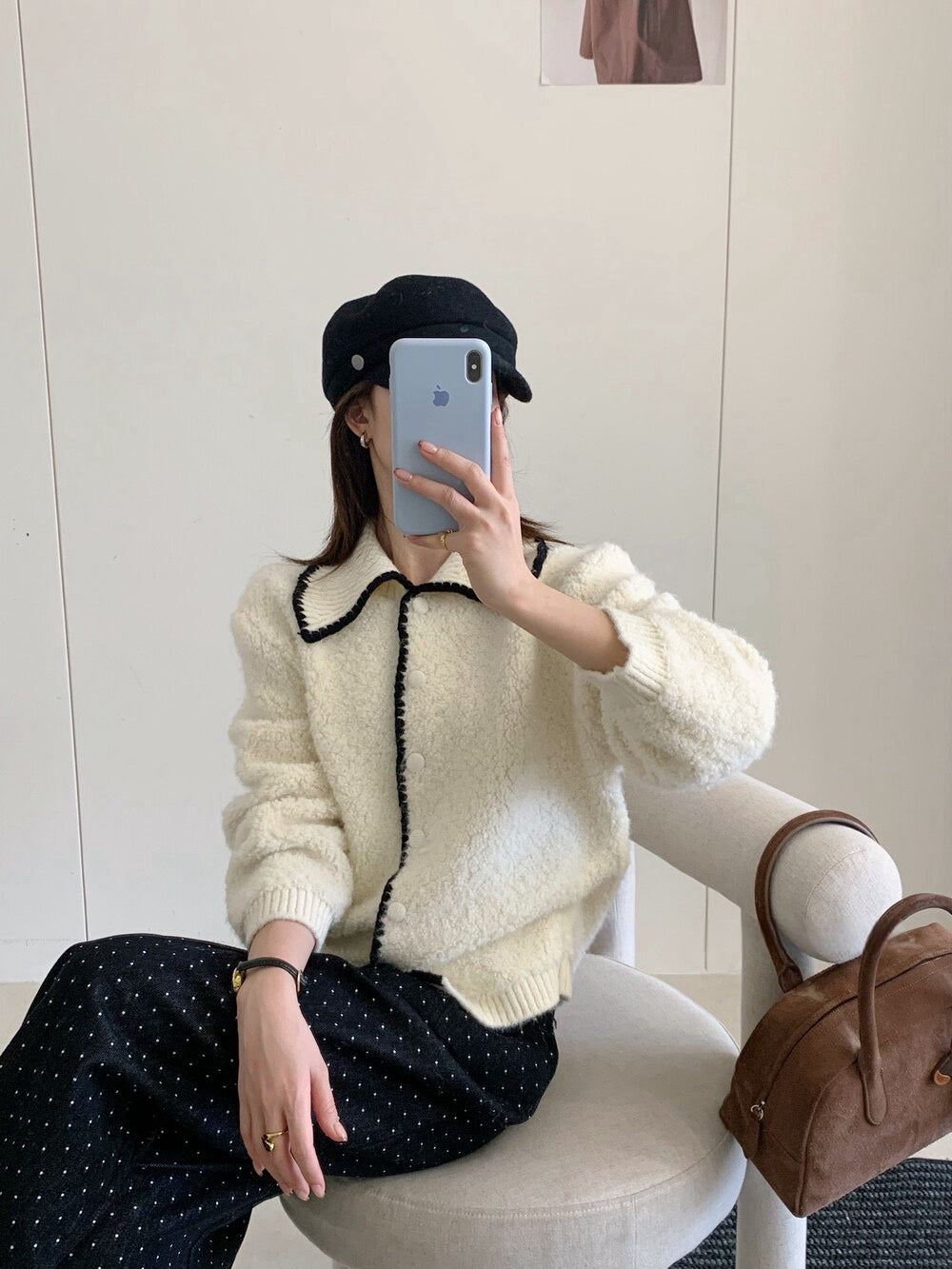 // 撞色包邊毛茸感翻領CD