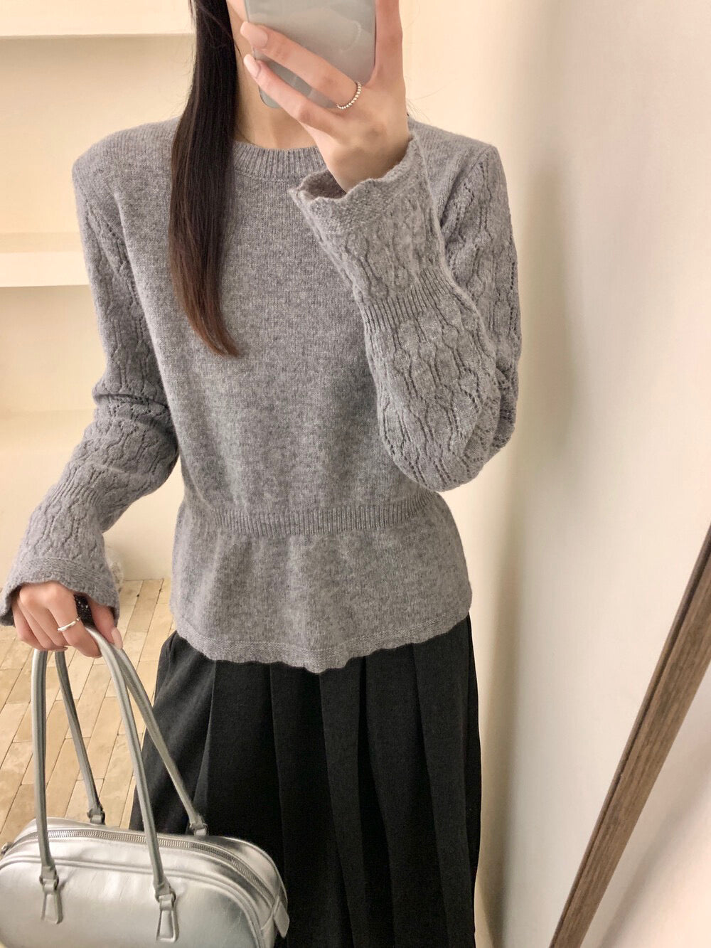 // 100%綿羊毛鈎花微喇叭袖修腰NT