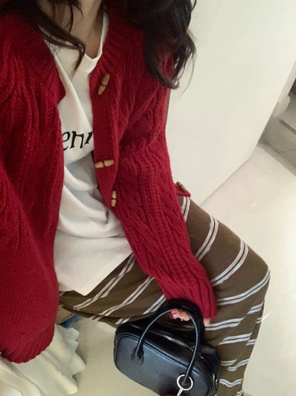 // 復古木鈕半麻花圓領CD